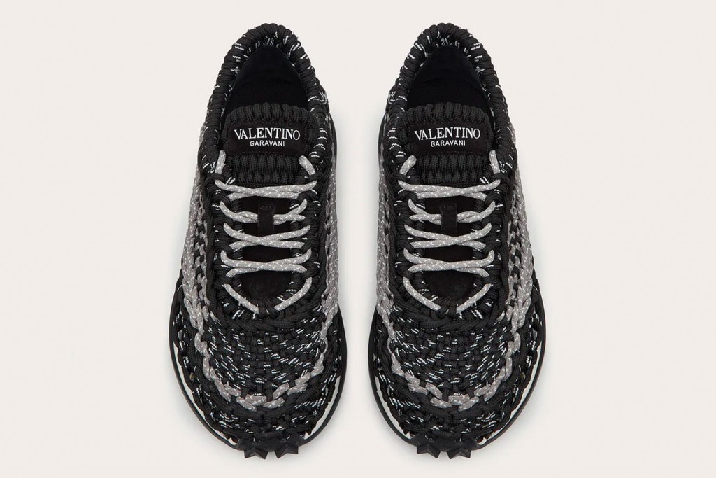 Tubular fabric ribbons are used to make the upper part of the Valentino crochet sneakers