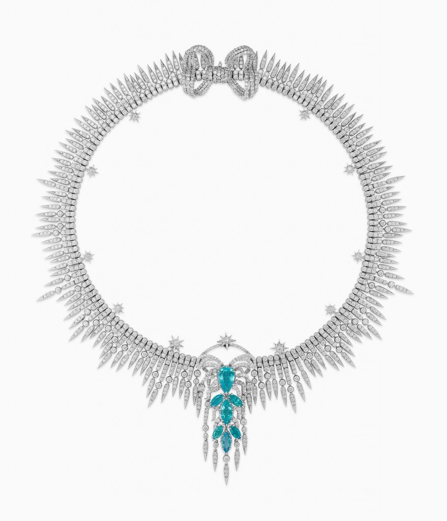 Necklace from the Hortus Deliciarum collection representing a natural landscape